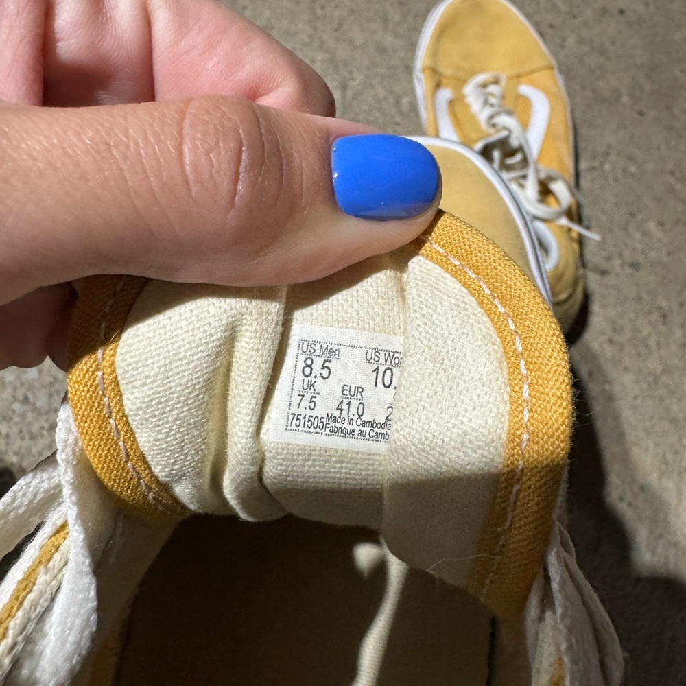 Vans - Picture 2 of 4